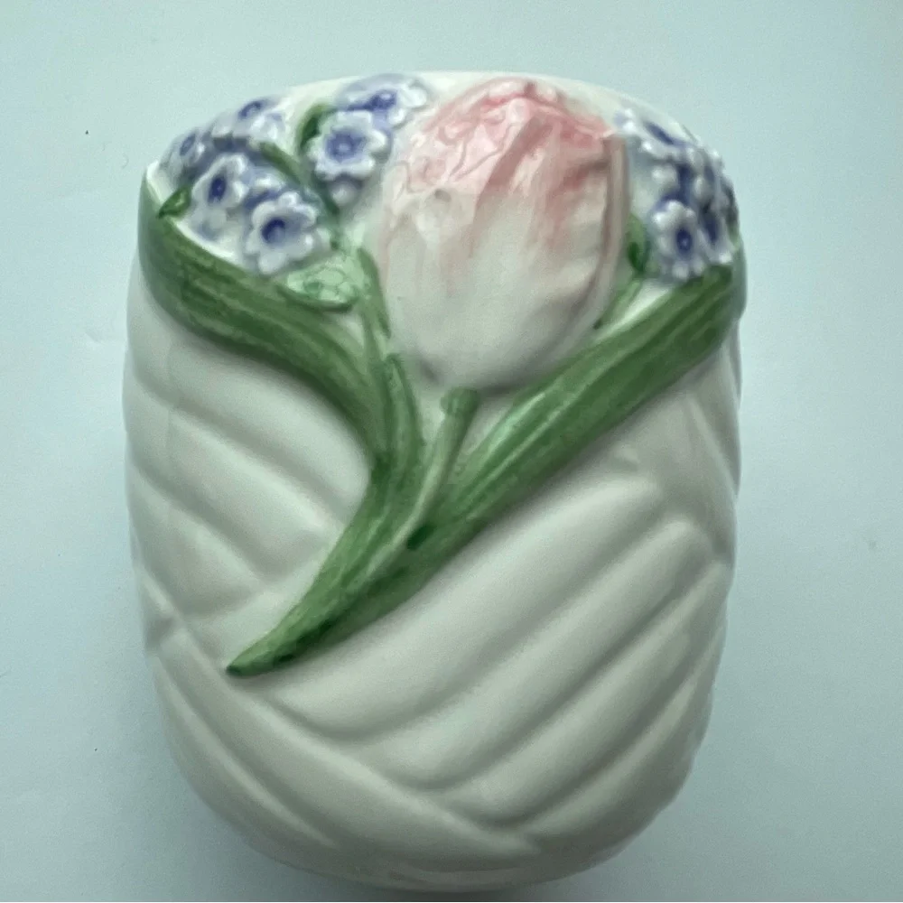 Vintage Maryann Baker Otagiri ceramic with flowers bathroom set. Lot of three